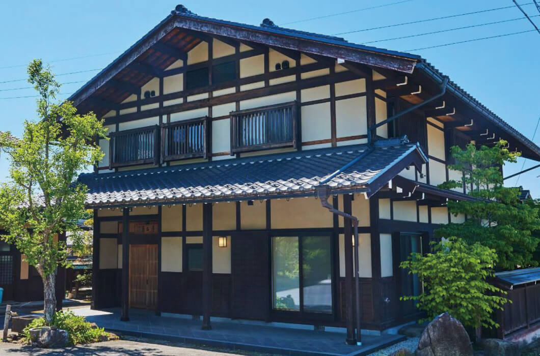 現代に生き嗣がれた飛騨高山の匠の業が結集した総檜造り